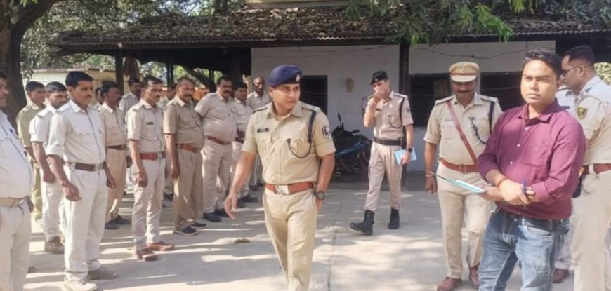 सीतामढ़ी :- पुलिस अधिकारी की औचक निरीक्षण से अधिकारियों में बनी रही घबराहट, दिए गए विशेष निर्देश