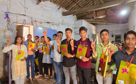 सीतामढ़ी :- मैट्रिक  परीक्षा में उत्तीर्ण होने वाले छात्र ब छात्राओं को किया गया सम्मानित