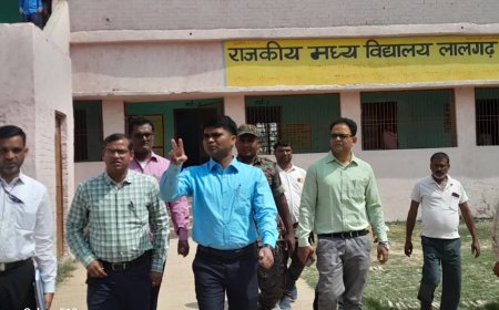 सीतामढ़ी :- जिला पदाधिकारी द्वारा डुमरी कटसरी प्रखंड स्थित विभिन्न स्कूल एवं पंचायत सरकार भवन का निरीक्षण किया गया