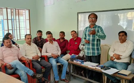 सीतामढ़ी :- उच्च माध्यमिक विद्यालय में शिक्षक एवं अभिभावक संगोष्ठी का किया गया आयोजन