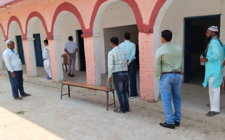 सीतामढ़ी :- निरीक्षण के दौरान विद्यालय में नहीं पाये गये छात्र -छात्रा, शिक्षकों पर कार्रवाई का आदेशा