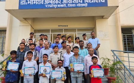 सीतामढ़ी :- निबंध और चित्रकला के माध्यम से छात्रों ने बताए आग से बचाव के उपाए,किया गया सम्मानित