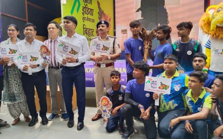 सीतामढ़ी :- शिवहर समाहरणालय परिसर में "खेलो इंडिया टीम" को जिला पदाधिकारी एवं पुलिस अधीक्षक ने किया स्वागत