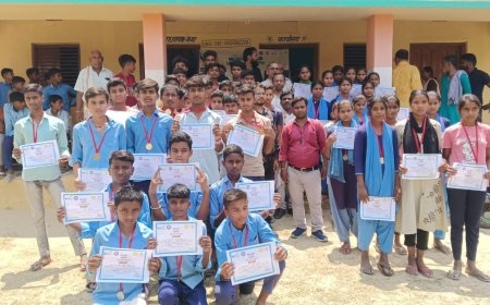 सिकरहना : गांधी उच्च विद्यालय में "मशाल" खेल प्रतियोगिता का भव्य आयोजन, विजेताओं को किया गया सम्मानित