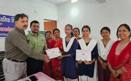 सीतामढ़ी :- कमला गर्ल्स हाईस्कूल की दो छात्राओं को मिली सुषमा छात्रवृत्ति