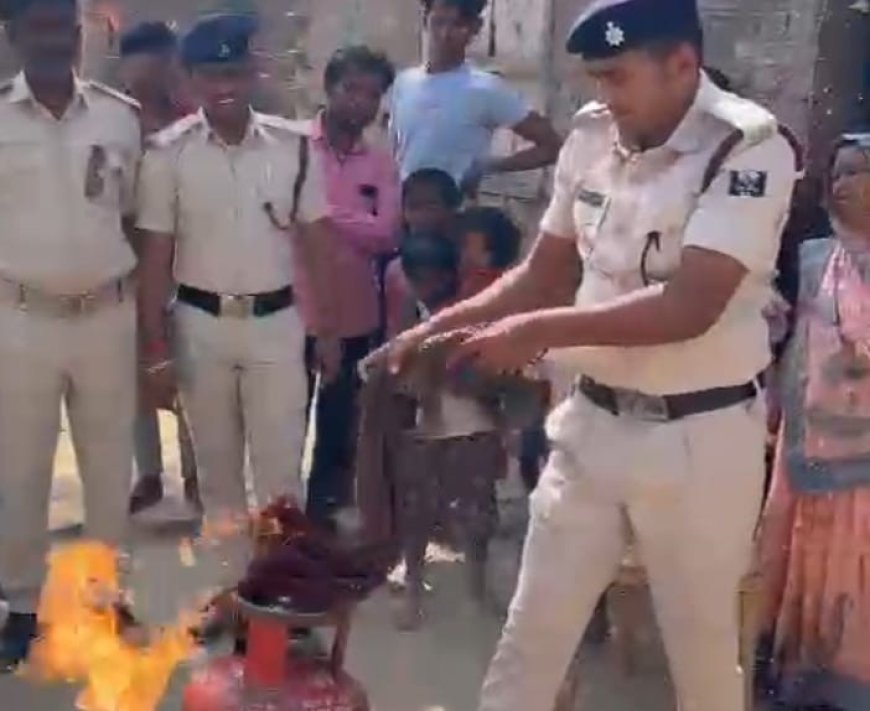 सीतामढ़ी :- सिलेंडर रिसाव के आग से बचाव  को लेकर लोगों को किया गया जागरूक