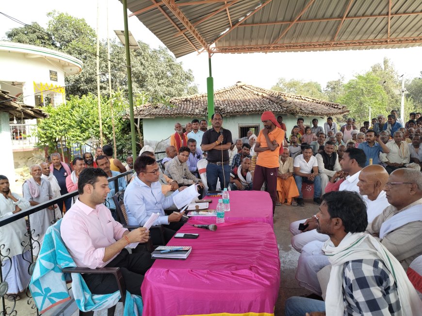 सीतामढ़ी :-  पुरंदाहा राजवारा पूर्वी पंचायत के मना बाबा मठ परिसर में आयोजित जनता दरबार में पहुंचे जिलाधिकारी, दिए कई निर्देश