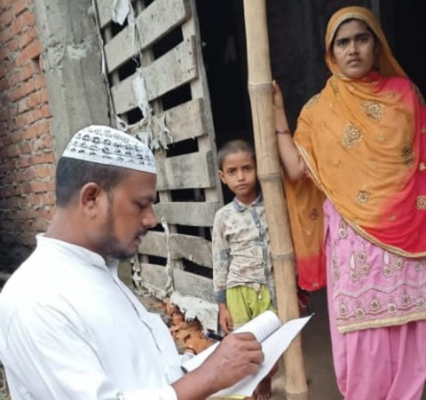 सीतामढ़ी :- प्रवेशोत्सव में घर-घर जाकर साक्षरता कर्मी कर रहे लोगो को जागरूक, बच्चों का कराया जा रहा नामांक