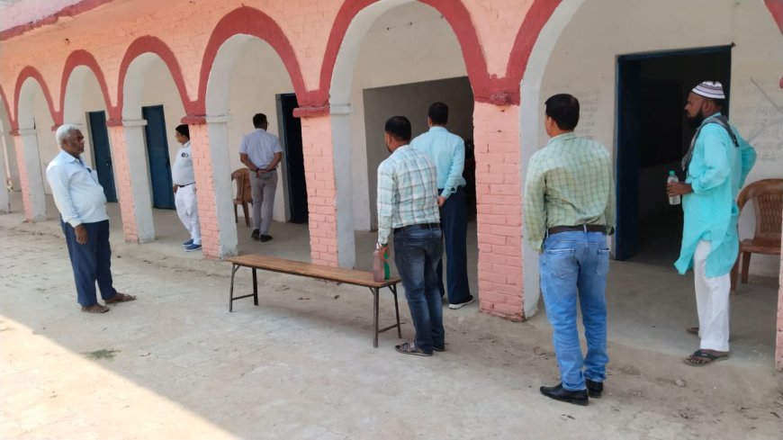 सीतामढ़ी :- निरीक्षण के दौरान विद्यालय में नहीं पाये गये छात्र -छात्रा, शिक्षकों पर कार्रवाई का आदेशा