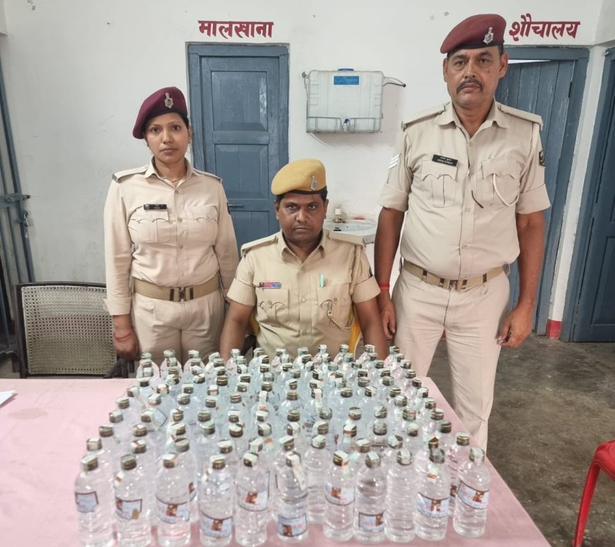 सीतामढ़ी :- सवारी ट्रेन से जीआरपी ने बरामद की भारी मात्रा में नेपाली देशी शराब
