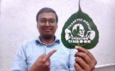 ऑपरेशन सिंदूर" पर सैंड आर्टिस्ट मधुरेंद्र की अनोखी श्रद्धांजलि, पीएम मोदी और भारतीय सैनिकों को पीपल पत्तों पर उकेरा