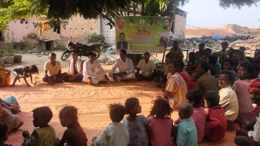 सीतामढ़ी :- राजद नेता ने मजदूर दिवस पर श्रमिकों को किया सम्मानित