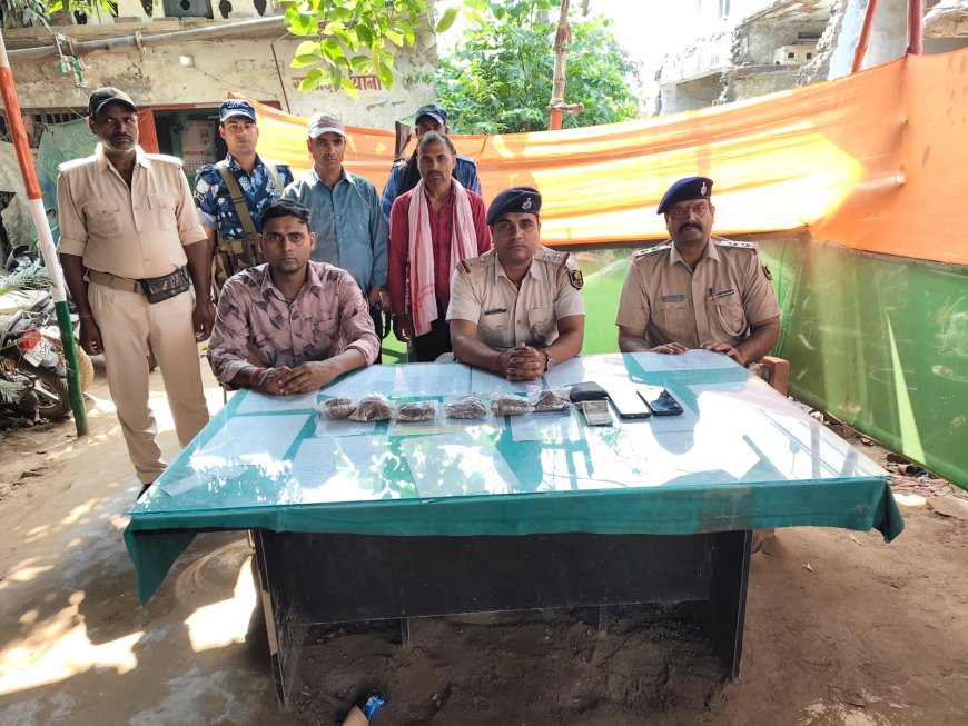 रामगढ़वा : भटवलिया मुशहरी टोला से 600 ग्राम स्मैक के साथ दो कारोबारी गिरफ्तार, बिक्री के रुपए जप्त