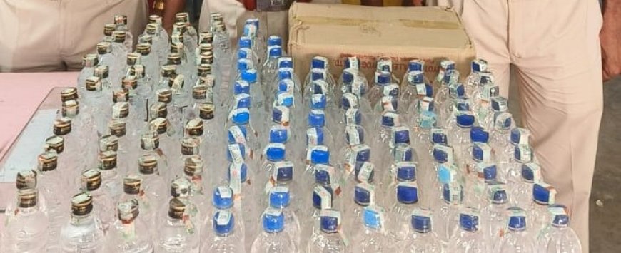 सीतामढ़ी :- राजकीय रेल पुलिस चेकिंग के दौरान स्टेशन से भारी मात्रा में प्रतिबंधित नेपाली शराब बरामद किया