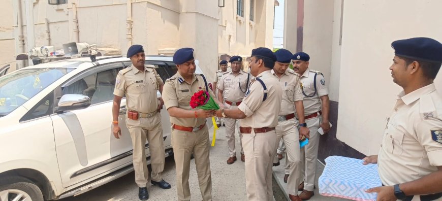 सीतामढ़ी :- तिरहुत रेंज के डीआईजी चंदन कुमार कुशवाहा पहुचे शिवहर