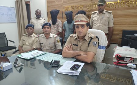 सीतामढ़ी :- बैरगनिया मे मोटरसाइकिल चोरी गिरोह का भंडाफोड़ - 3 अभियुक्त गिरफ्तार, 9 चोरी की मोटरसाइकिल बरामद