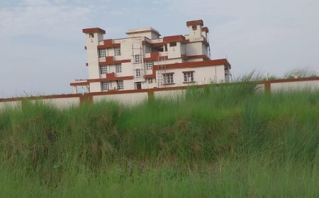 सीतामढ़ी :- खेत में बना मॉडल थाना अब तक सड़क नसीब नहीं, परेशानी