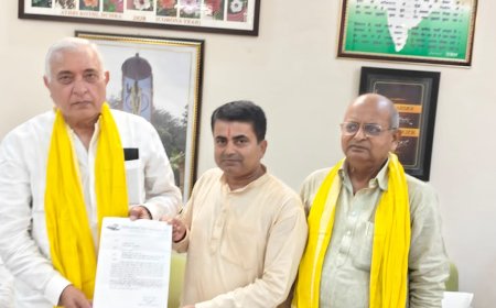 सीतामढ़ी :- पूर्व से लंबित सीतामढ़ी - निर्मली वाया सुरसंड, जयनगर रेलवे लाइन निर्माण का लोगो ने किया मांग