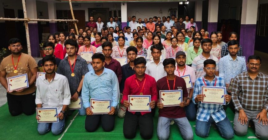 सीतामढ़ी :- आर्या एक्सिलेंस अवॉर्ड से सम्मानित किए गए उत्कृष्ट प्रदर्शन करने वाले छात्र