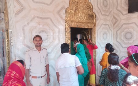 रामगढ़वा : श्रावण की पहली सोमवारी पर शिव मंदिरों में उमड़ा भक्तों का सैलाब