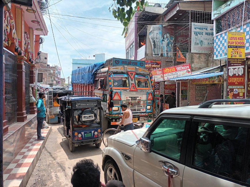 रक्सौल : बिहार बंद का रामगढ़वा में दिखा व्यापक असर, महागठबंधन के नेताओं ने किया सड़क पर विरोध प्रदर्शन