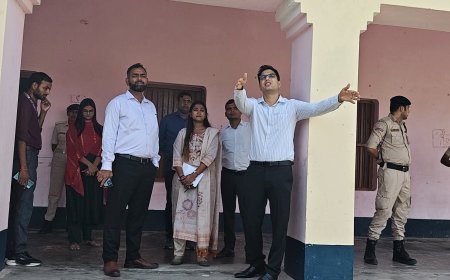 सुगौली : डीएम ने आगामी विधानसभा चुनाव को लेकर विद्यालय का डिस्पैच सेंटर का किया निरीक्षण,दिए कई दिशानिर्देश 