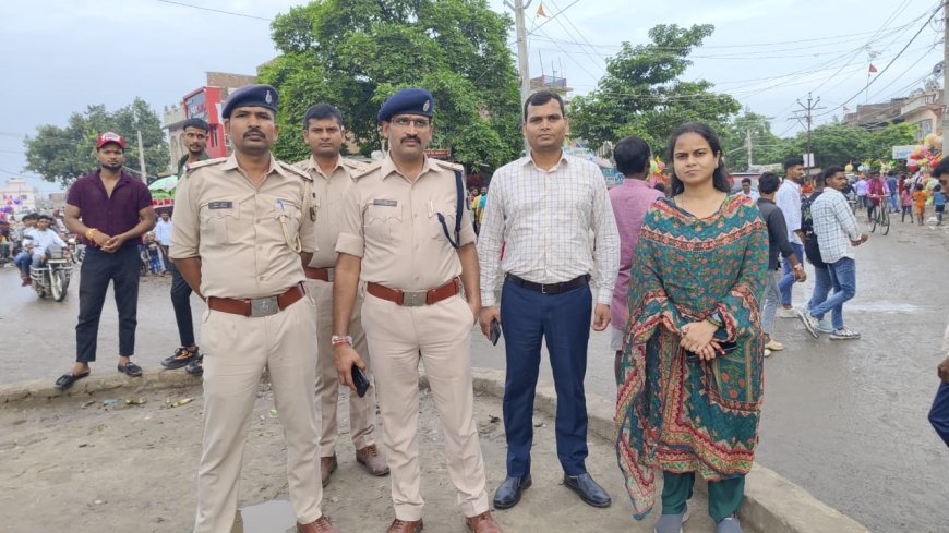 सुगौली : रक्षाबंधन पर निकला भव्य महावीरी अखाड़ा जुलूस, पारंपरिक करतबों ने बांधा समां
