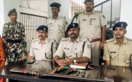 सुगौली : अनुमंडल पुलिस पदाधिकारी के नेतृत्व में छापेमारी, रामगढ़वा से हथियारों का जखीरा बरामद, महिला गिरफ्तार