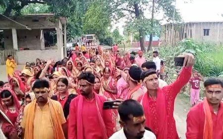 सुगौली: दुर्गा पूजा को लेकर बेल निमंत्रण, जयकारों से गूंजा पूरा क्षेत्र