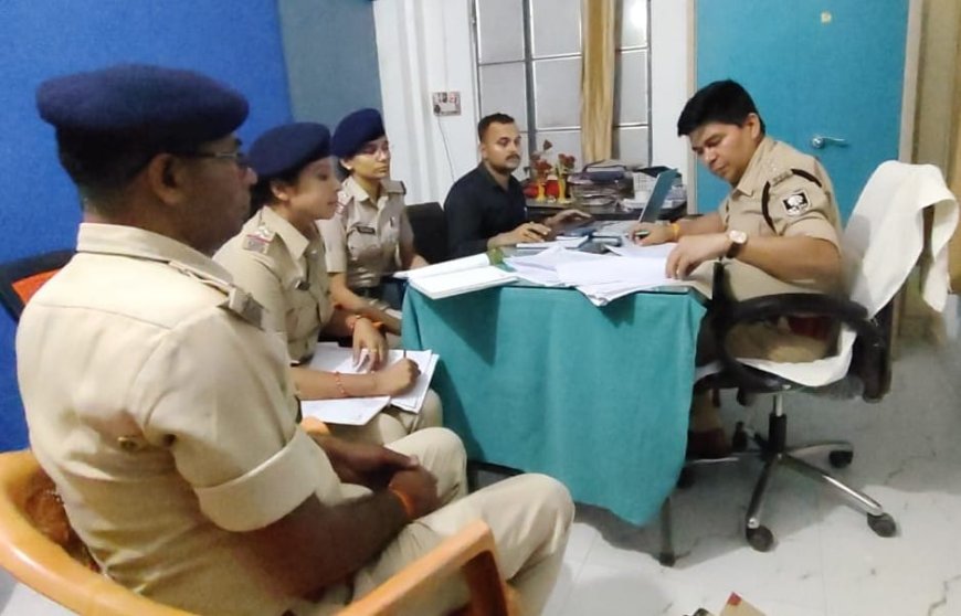 सुगौली: एसडीपीओ ने सुगौली थाना का किया निरीक्षण, लंबित कांडों की समीक्षा