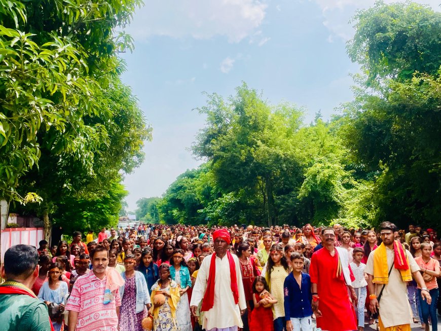 सुगौली: दुर्गा पूजा को लेकर भव्य कलश यात्रा निकाली गई