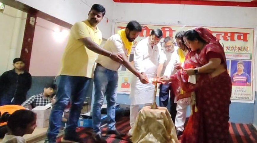 सुगौली: सुगौली महोत्सव में प्रतिभाओं का हुआ सम्मान