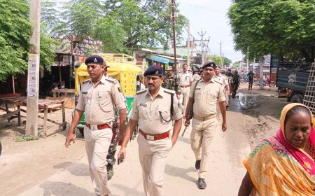 सुगौली: विधानसभा चुनाव को लेकर सुगौली में फ्लैग मार्च