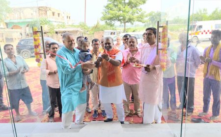 सुगौली: धनतेरस पर सुगौली में रिभोल्ट इलेक्ट्रिक बाइक शोरूम का शुभारंभ