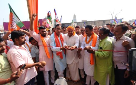 सुगौली विधानसभा में एनडीए प्रत्याशी बबलू गुप्ता का जनसंपर्क अभियान जोर पर, सांसद डॉ. संजय जायसवाल और महंत बाबा मनीष दास ने की उपस्थिति दर्ज 