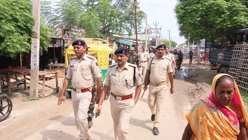 सुगौली: विधानसभा चुनाव को लेकर सुगौली में फ्लैग मार्च