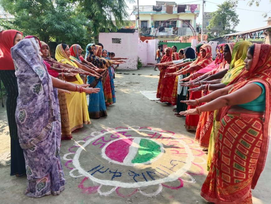 सुगौली: रंगोली और मेहंदी के संग दीदियों ने दिया मतदान का संदेश