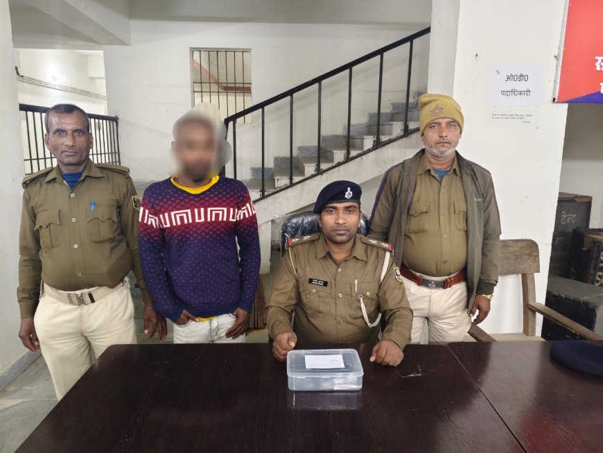 रामगढ़वा ।देशी कट्टा, दो जिंदा कारतूस व तेजधार चाकू के साथ एक आरोपी गिरफ्तार