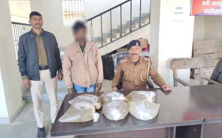 रामगढ़वा। देशी शराब के साथ एक कारोबारी गिरफ्तार