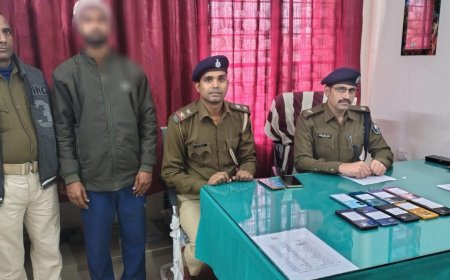 रामगढ़वा : रात्रि गश्ती के दौरान मोबाइल चोर गिरफ्तार, 8 एंड्रॉयड मोबाइल बरामद