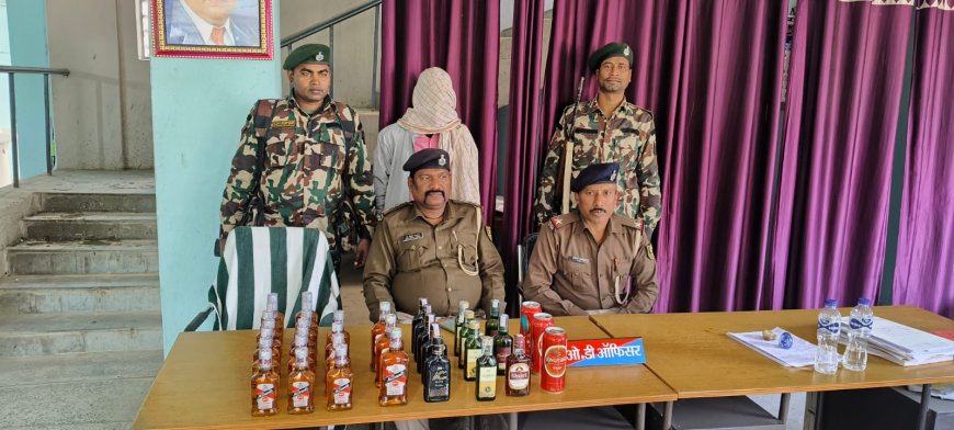 सीतामढ़ी :- पुलिस की बड़ी कार्रवाई, शराब की होम डिलीवरी करने वाला शातिर रंगे हाथ गिरफ्तार, कई ठिकानो का खुलासा