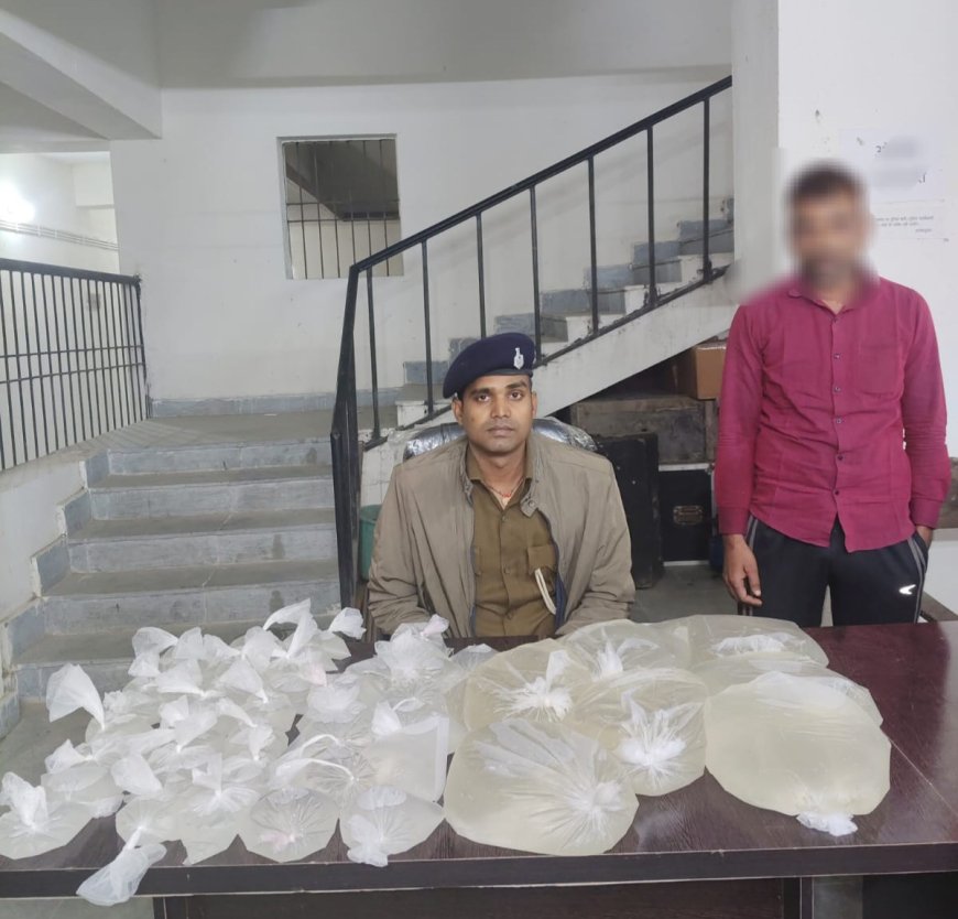 रामगढ़वा : पुलिस की कार्रवाई में किराना दुकान से 70 लीटर अवैध देशी शराब बरामद, एक गिरफ्तार