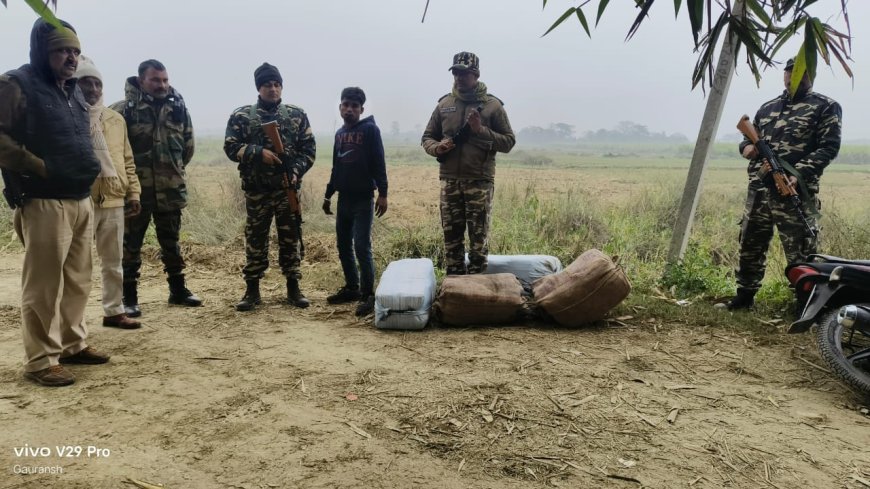 सीतामढ़ी :~ एसएसबी ने भारी मात्रा में नेपाली शराब सहित तस्कर को किया गिरफतार, बाइक जप्त