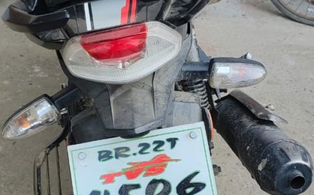 रामगढ़वा में पुलिस की बड़ी कार्रवाई, 60 लीटर देशी शराब व चोरी की बाइक जब्त, दो शराबी गिरफ्तार