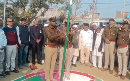 रामगढ़वा। 77 वें गणतंत्र दिवस पर विधायक समेत अधिकारी व प्रधानाध्यापको ने आन-बान-शान से किया झंडात्तोलन