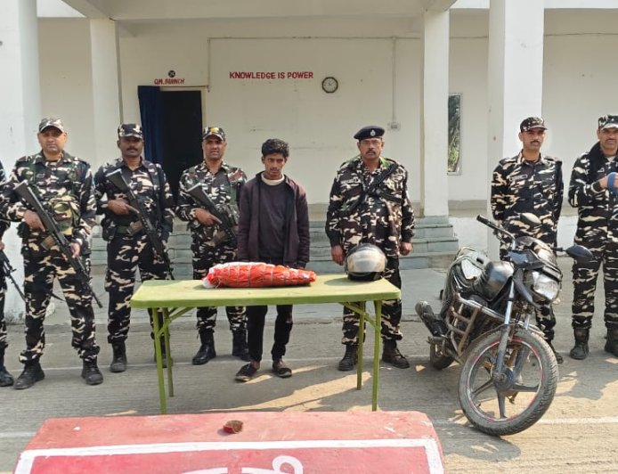 सीतामढ़ी :- भारी मात्रा में गांजा के साथ तस्कर गिरफ्तार