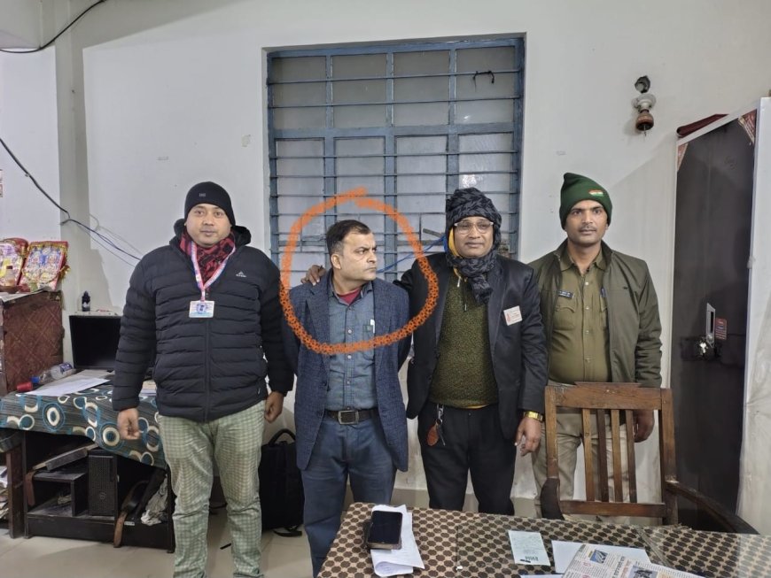 सीतामढ़ी :- चलती ट्रेन में अवैध रूप से टिकट जांच करने वाला व्यक्ति चढ़ा रेल पुलिस के हत्थे