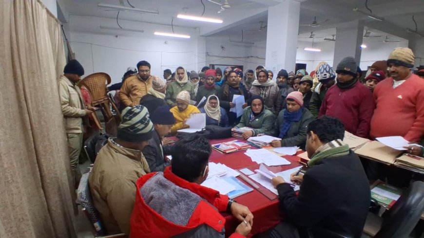 लौरिया अंचल में जनता दरबार आयोजित, 8 मामलों की सुनवाई