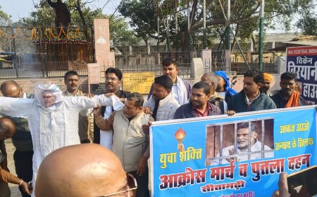 सीतामढ़ी :- पप्पू यादव की रिहाई के सवाल पर मुख्यमंत्री का पुतला दहन