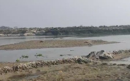 सीतामढ़ी :- बागमती नदी के पेटी से शव बरामद, पुलिस जुटी जांच में